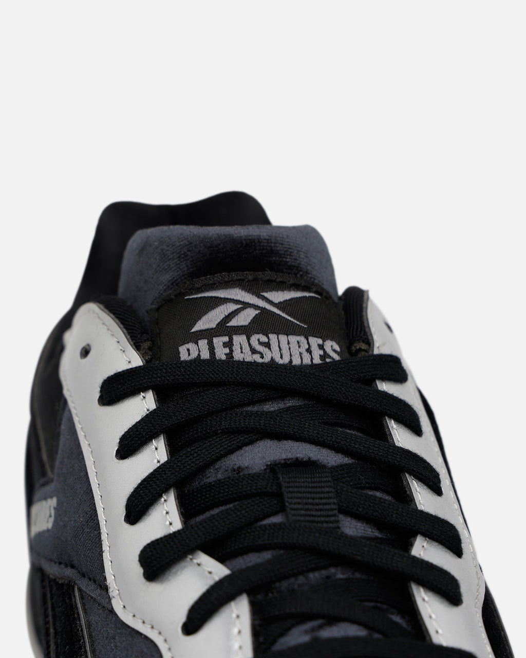 Reebok X Pleasures Hammer Street Black Velvet - Sneakers