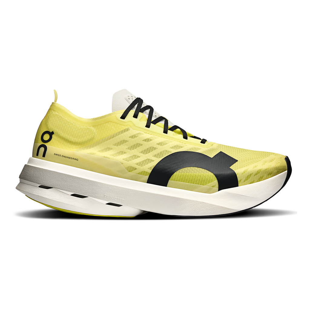 ON Cloudboom Strike - Running Shoes