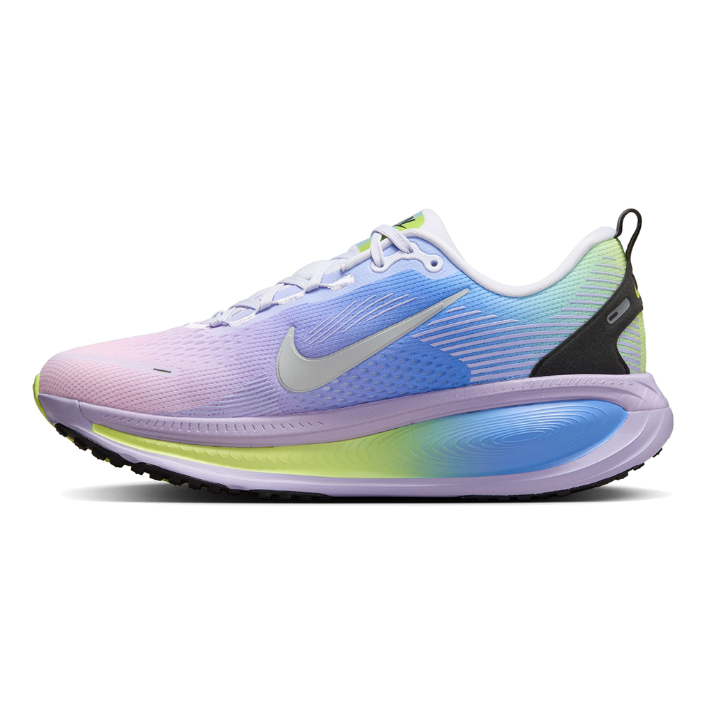 Nike Vomero 18 SE - Athletic Shoes
