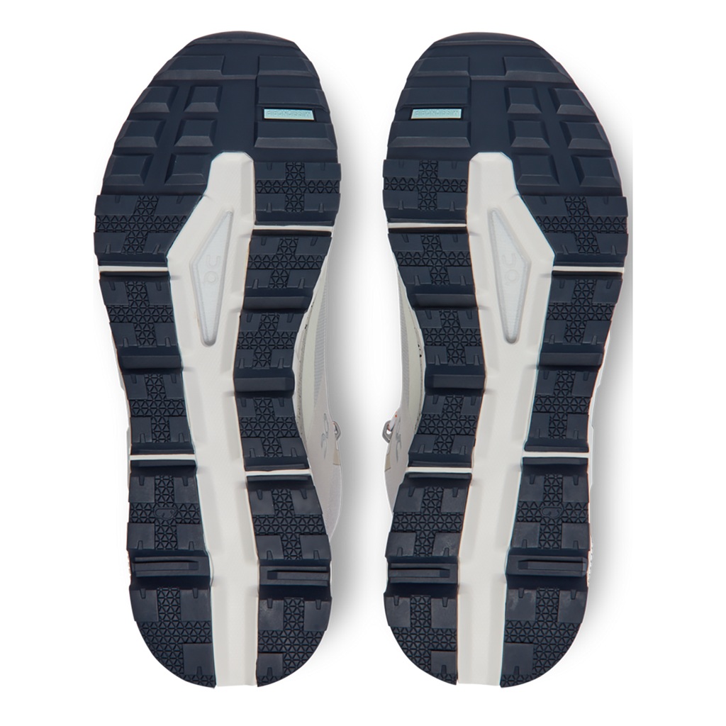 ON Cloudtrax - Athletic Shoes
